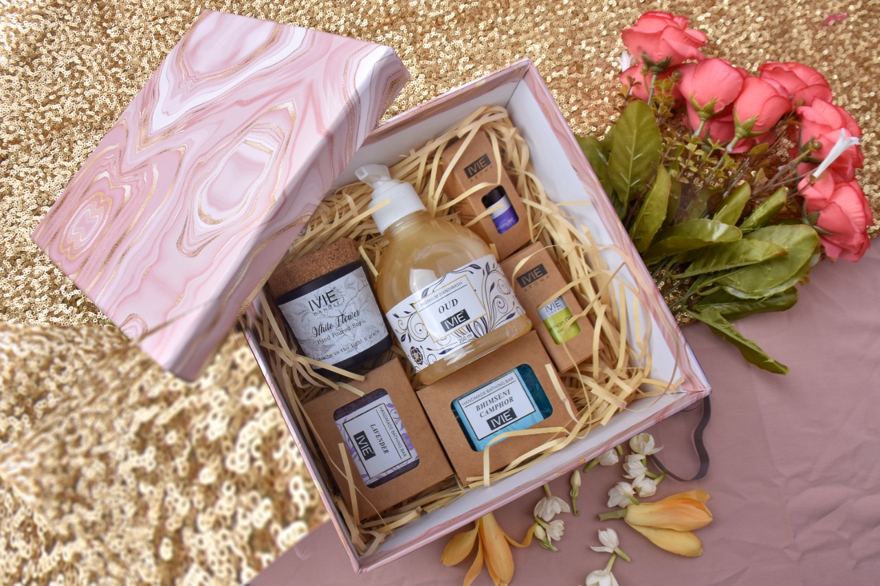 IVIE Gift Hamper 1 [ Lavender Handmade Soap , Bhimseni Camphor Handmade Soap , Aroma English Lavender Diffuser Oil , Aroma LemonGrass Diffuser Oil , Oud Handwash , Candle - White Flower ]